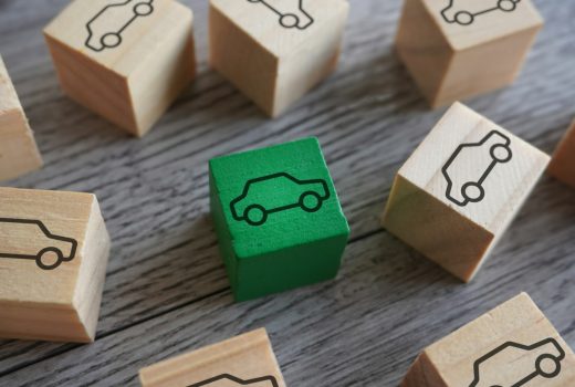 Blocs en bois avec icône de voiture.